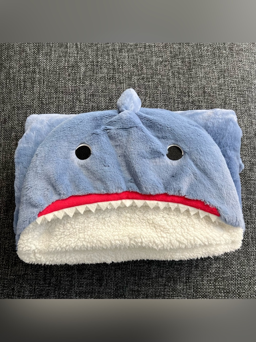 NWOT Member's Mark Kids Hooded Blanket- Shark